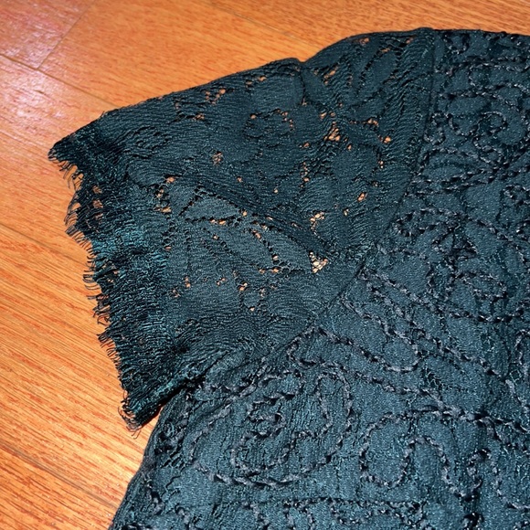 Forest green lace short sleeve top - Picture 3 of 3